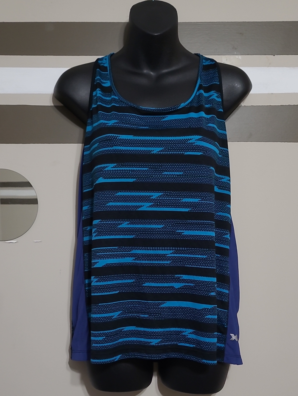 ⭐️ Xersion Black and Blue Striped Athletic Tank Sz Med